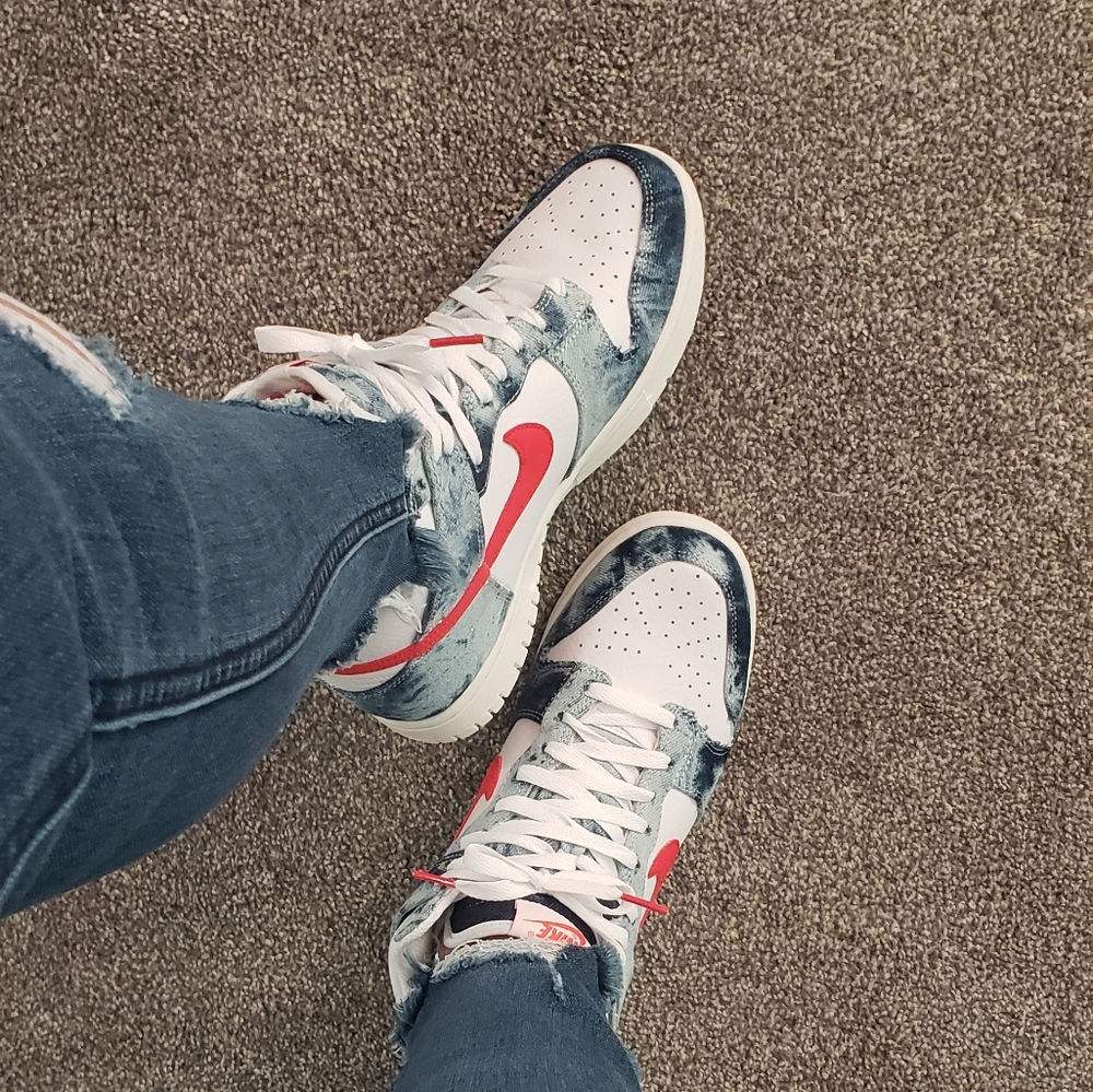 Gym shoes